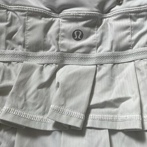 Size 6 white skirt/shorts inside lululemon